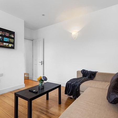 Modern Flat In Stockwell, 10 Mins From Oxford Circus Lägenhet London Exteriör bild